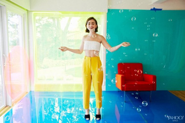 Лили Коллинс в Yahoo! Style